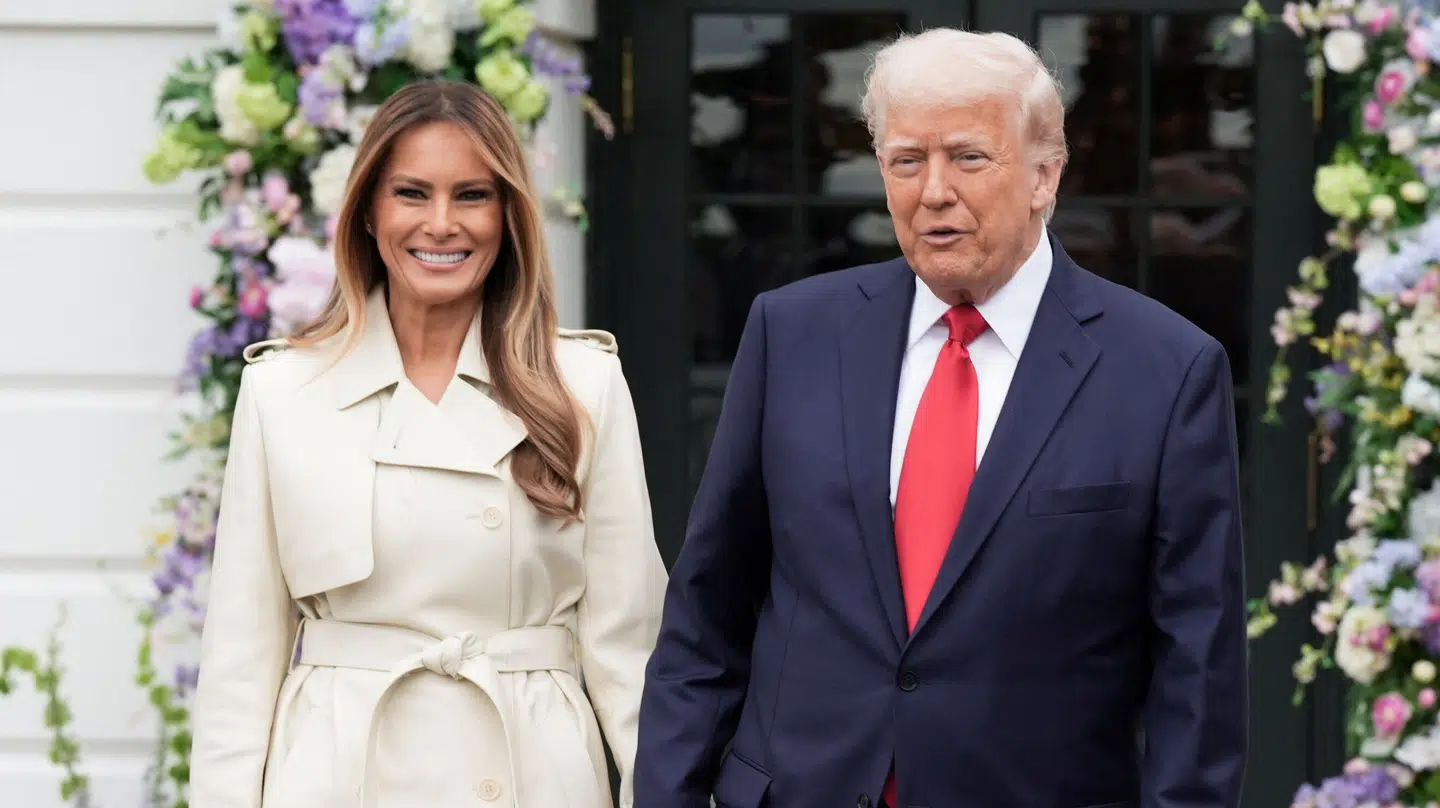Melania Trump deltog i den traditionsrige rulning af påskeæg ved Det Hvide Hus 21. april. Her er hun fotograferet sammen med Donald Trump under begivenheden.