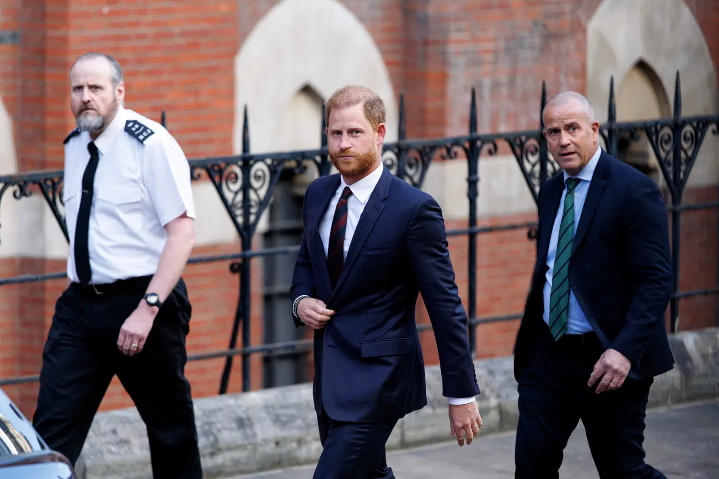 Prins Harry ved højesteretten i London i april i forbindelse med hans appelsag. Prinsen tabte fredag sagen om fortsat sikkerhedsbeskyttelse på niveau som den øvrige del af det britiske kongehus.