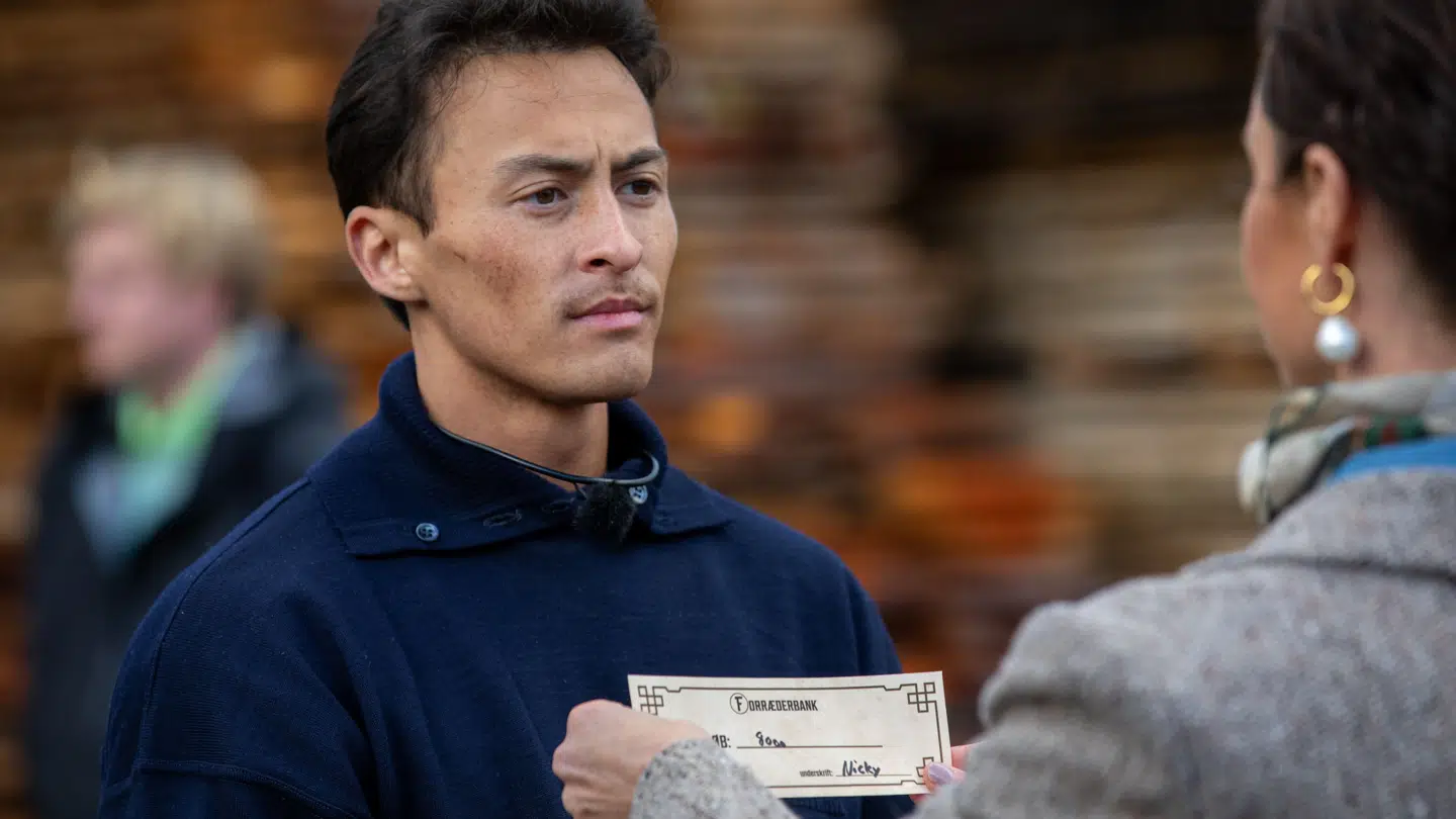 Nicky Andersen da han byder 8.000 kroner.