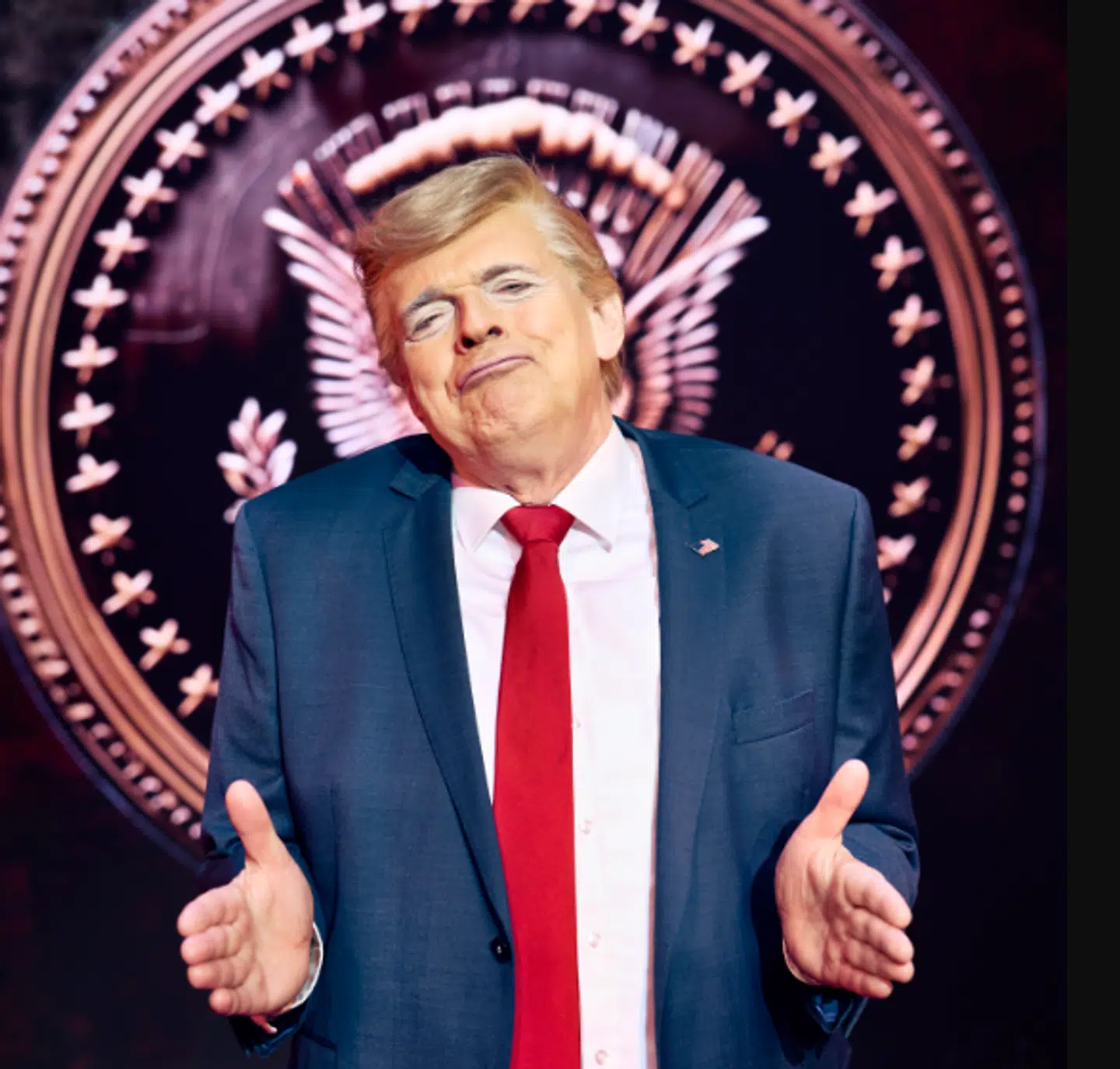 Niels Olsen som Donald Trump i årets cirkusrevy.