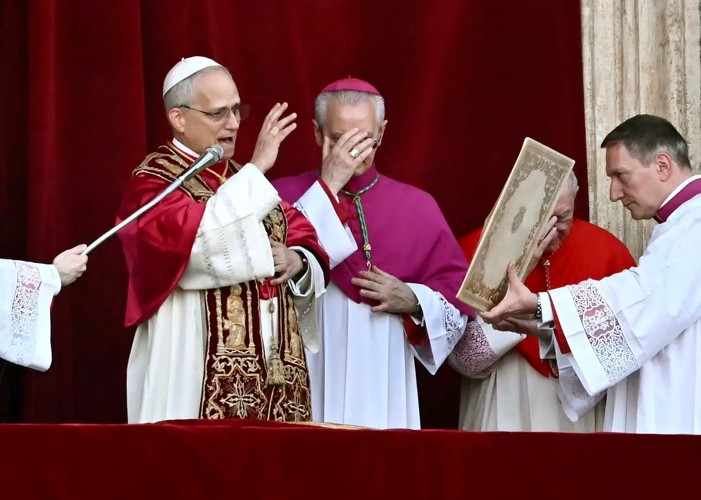 De danske medier dækker den katolske kirke, som de dækker kongehuset, skriver Christoffer Zieler i en kommentar. Foto: Filippo Monteforte, Scanpix