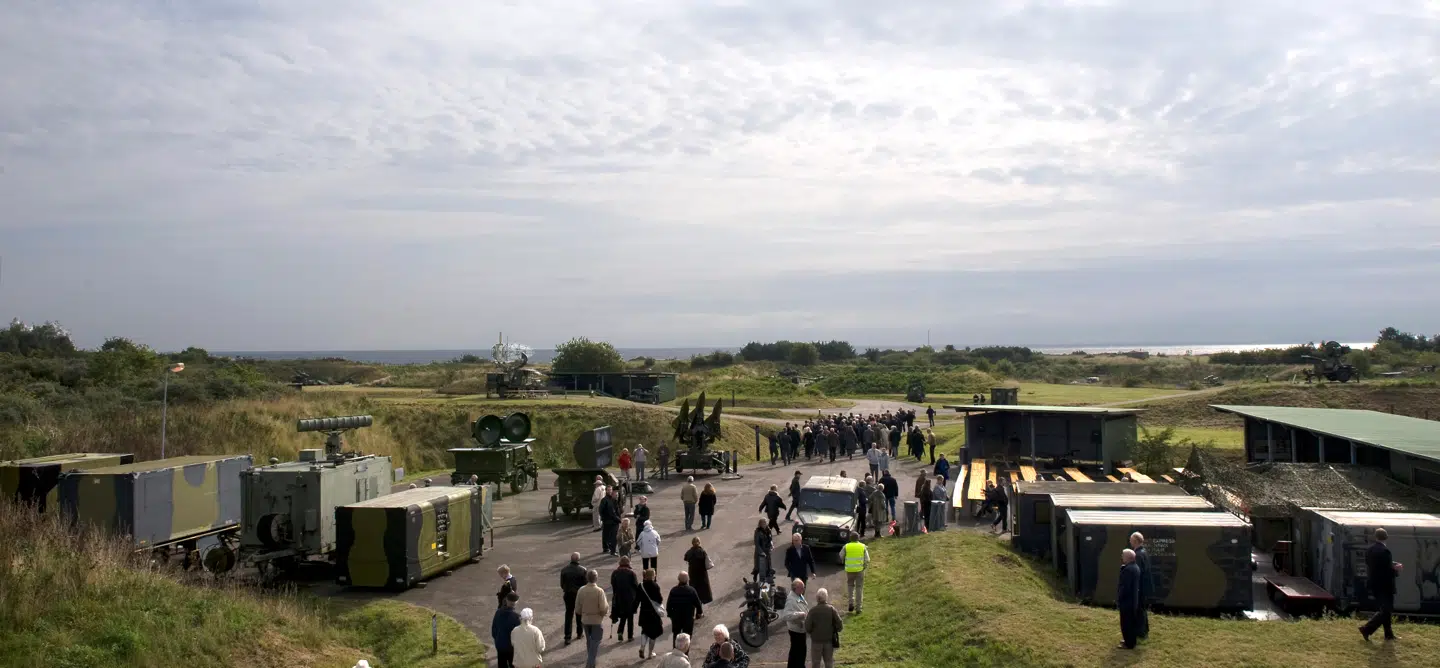 Det er besluttet, at storbrystede damer genophænges på Stevns. Men den vankelmodige omvej via afstemning er et symptom på tidsånden, skriver Katja Kvaale.