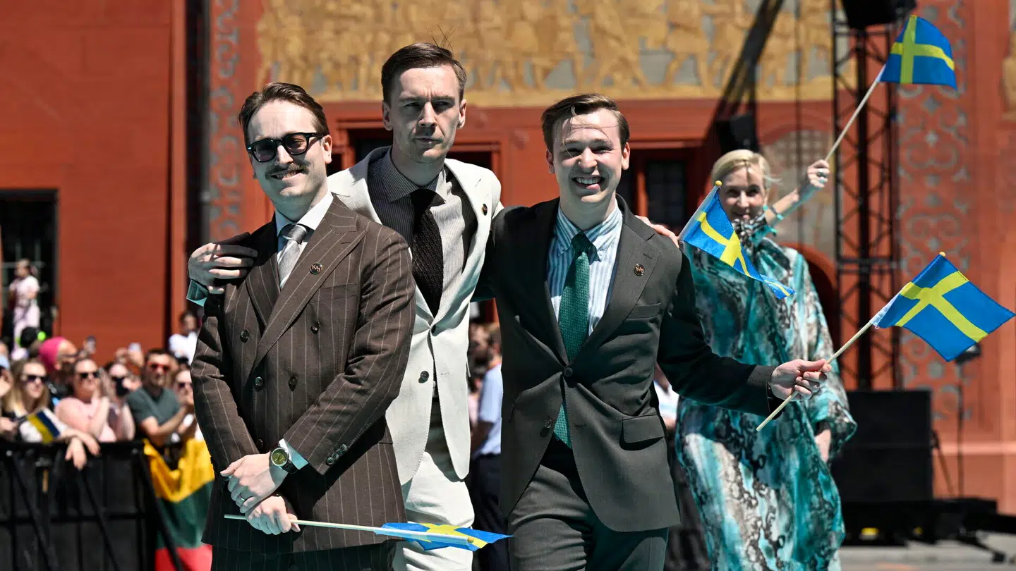 Sverige stiller op med den svensk-talende finske satiregruppe KAJ. Det er første gang i mange, mange år at Sveriges sang synges på svensk og ikke engelsk.