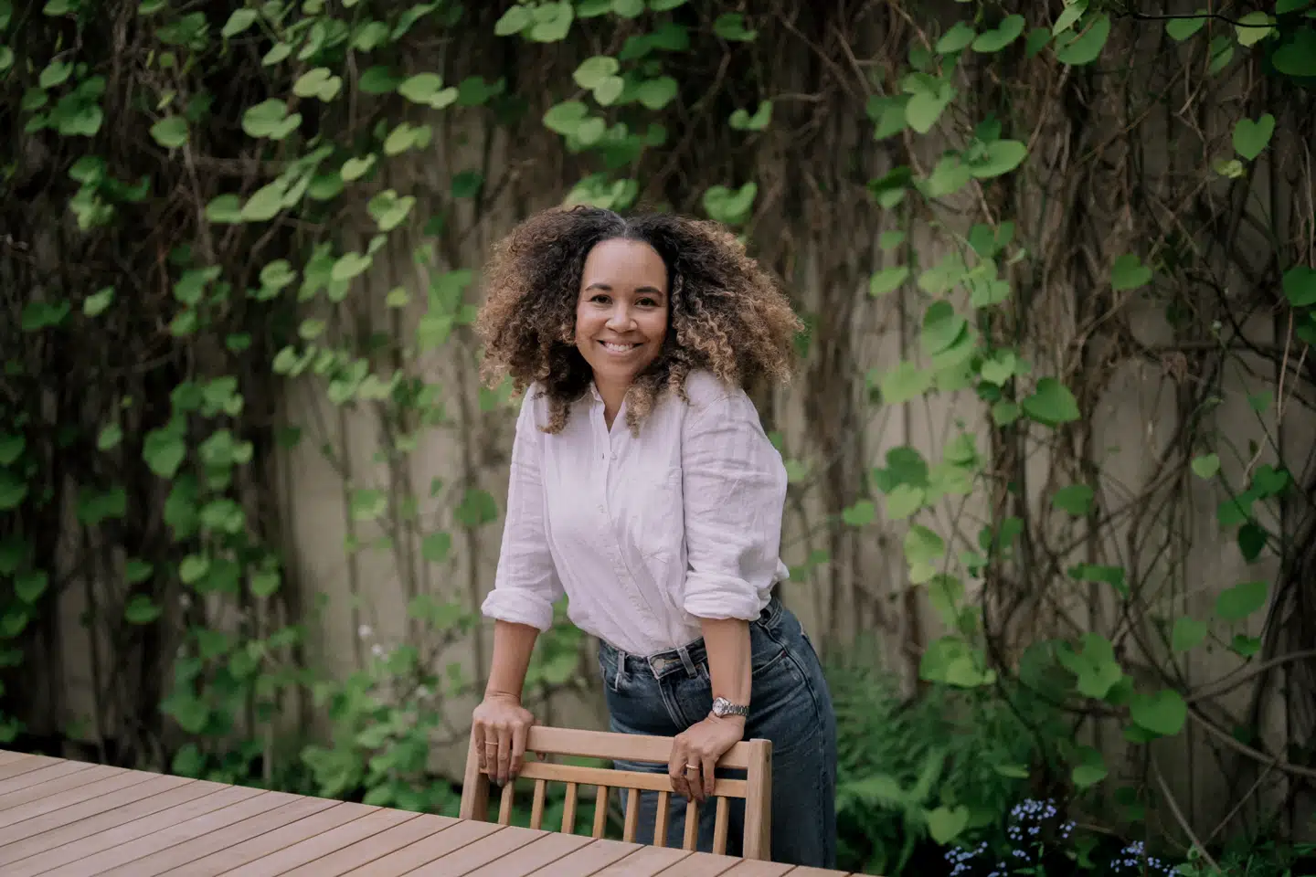 Nanna Vestgård rådgiver både topchefer, politikere og private om at tale med gennemslagskraft. Hun deler en række simple greb, der kan gøre din tale til en succes fra start til slut.