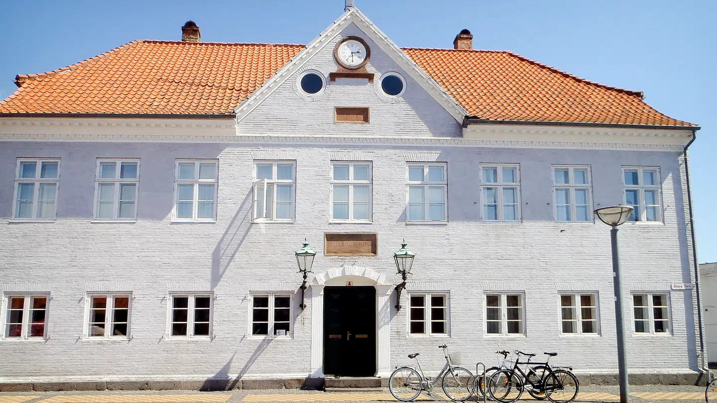 Voldtægtssagen mod den 71-årige mand skal afgøres ved byretten i Rønne i næste uge.