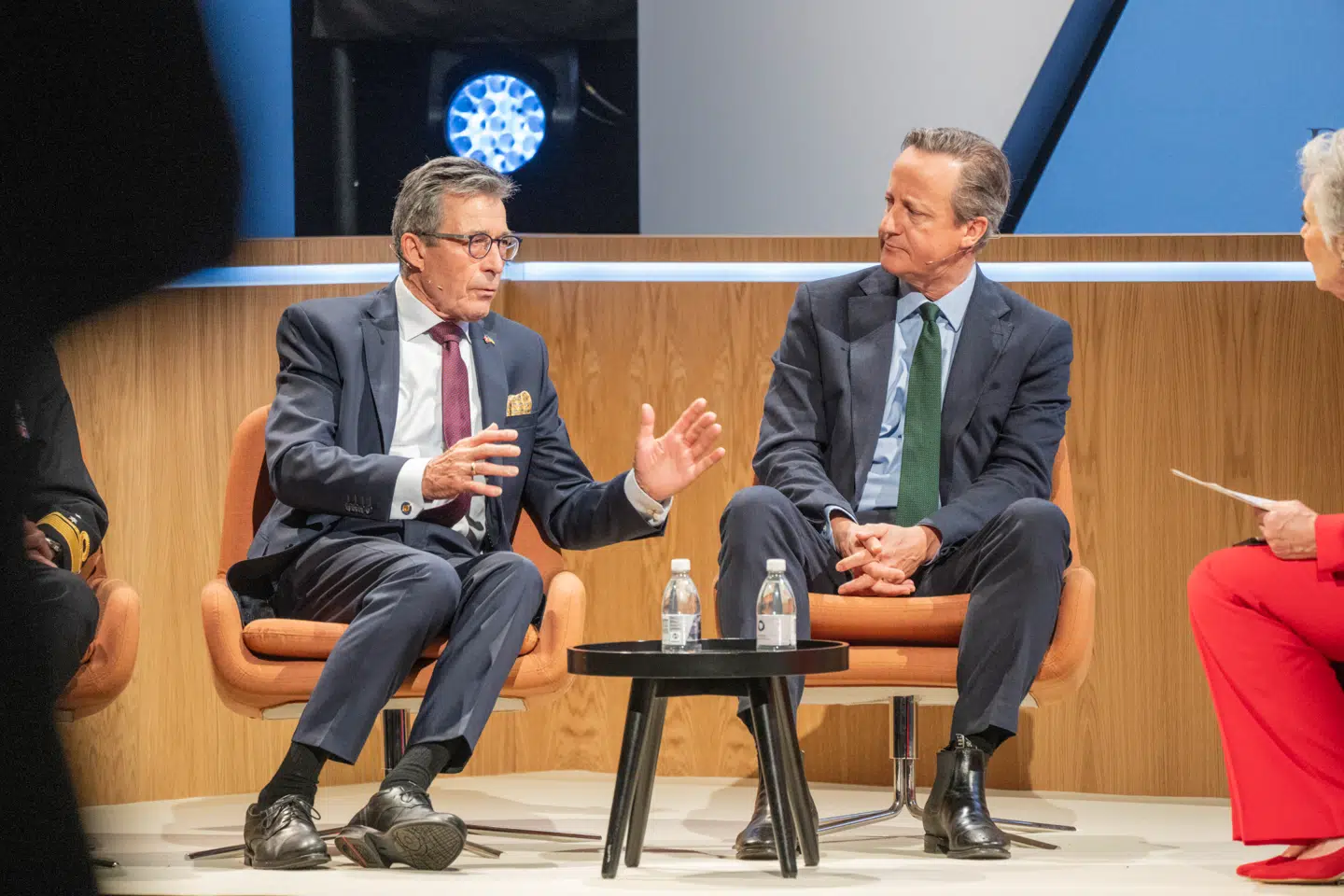 Copenhagen Democracy Summit i skuespilhuset. Anders Fogh Rasmussen og den tidligere britiske premierminister David Cameron i debat.