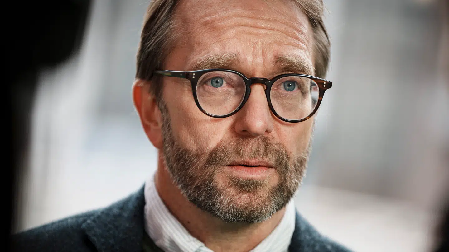 Ole Palmå langer ud efter Brøndbys fans, der mandag protesterede med kasteskyts fra tribunerne.