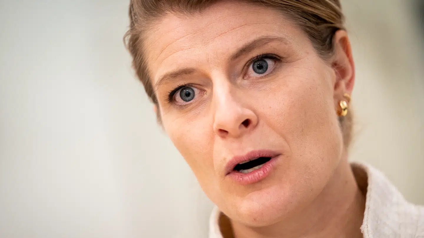 Beskæftigelsesminister Ane Halsboe-Jørgensen er gæst i onsdagens afsnit af B.T.s debatpodcast, Borgerlig Tabloid. Her reagerer hun på en tidligere sagsbehandlers erfaringer med ikkevestlige indvandrere, der vil have en førtidspenion. Erfaringer, der både provokerer og bekymrer ministeren.