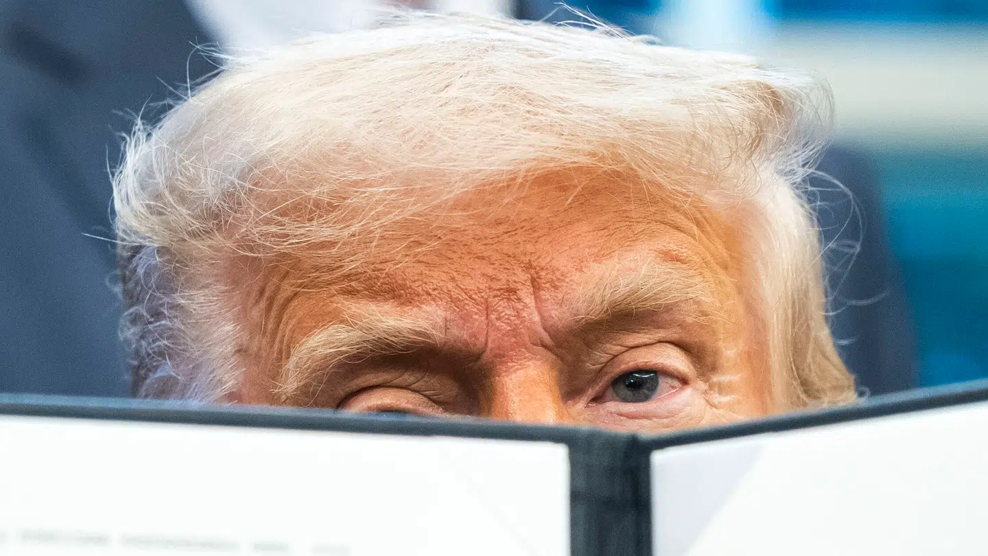 Trump har i den første tid af sin anden tur som præsident hovedsageligt udført sin politik via dekreter og præsidentielle bekendtgørelser. Men flere af dem er blevet stoppet af dommere. Det vil Trump nu gøre op med.