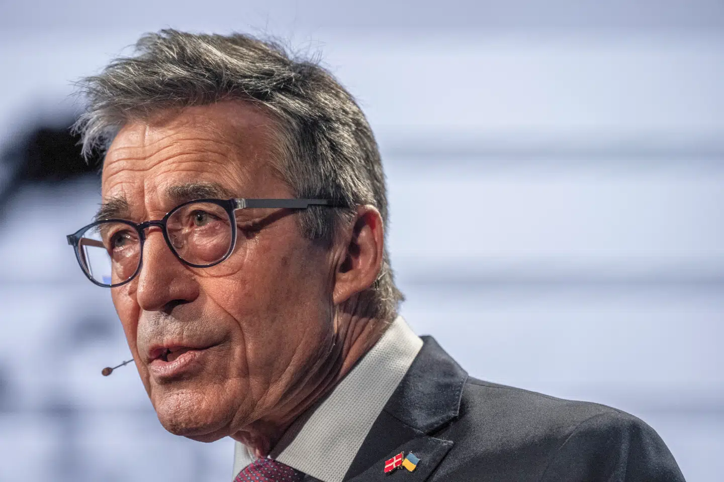 Copenhagen Democracy Summit i Skuespilhuset 2025. Tidligere statsminister Anders Fogh Rasmussen er grundlægger og formand for »The Alliance of Democracies Foundation«.