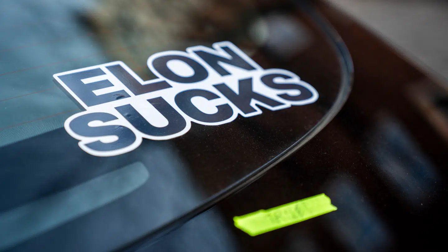 Nu går en stor dansk virksomhed i mod Elon Musk.