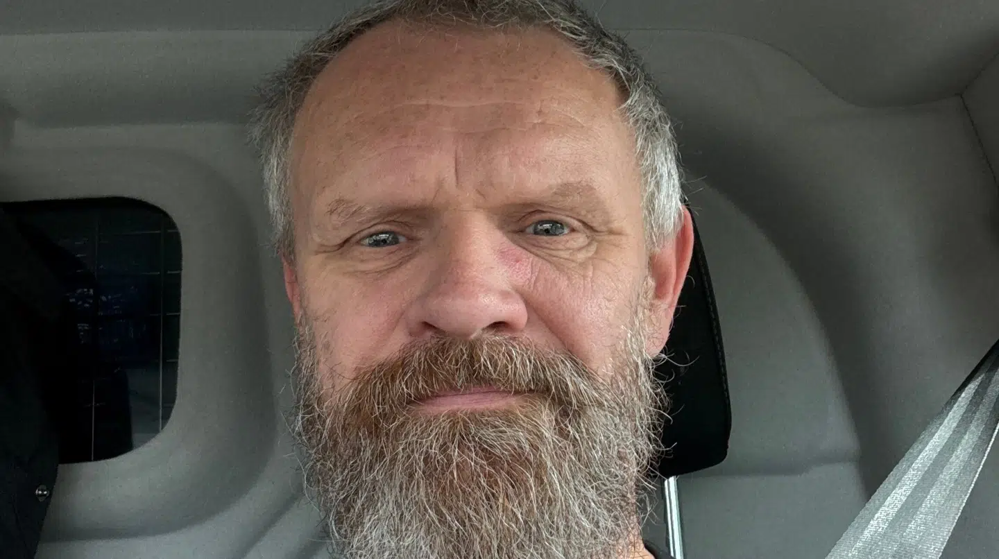 Dan Henriksen på 55 år køber nu mere kød, fordi pakkerne er blevet mindre.