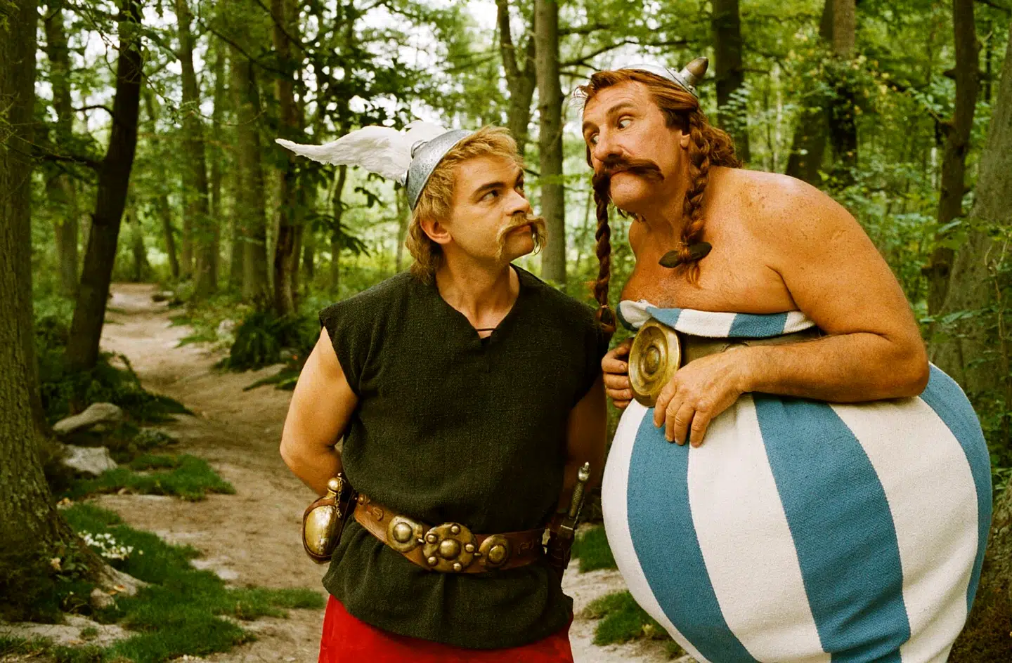 Clovis Cornillac som Astérix og Gérard Depardieu som Obelix i filmen 'Astérix og de olympiske lege' fra 2008. Foto: Pathe Renn Productions, Scanpix