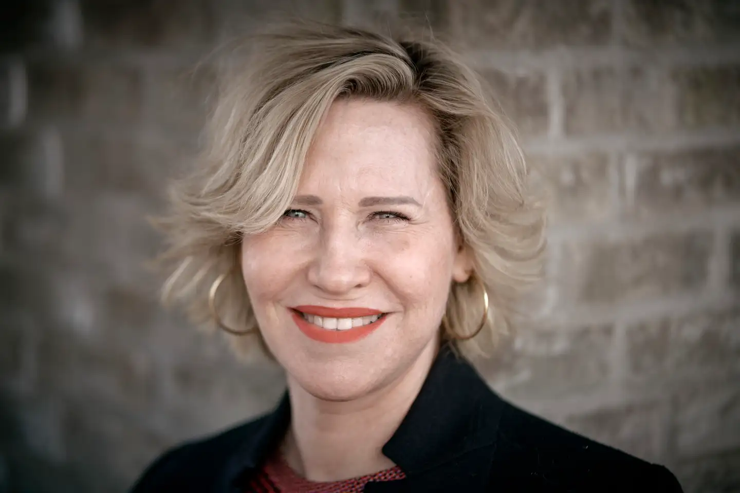 I en tid hvor udviklingen accelererer, hvor hastigheden i hverdagen er stigende og hvor kompleksiteten øges, er der brug for mange voksne, der både har et erfaringsbaseret overblik og en nysgerrighed overfor innovation, skriver Emilia van Hauen.