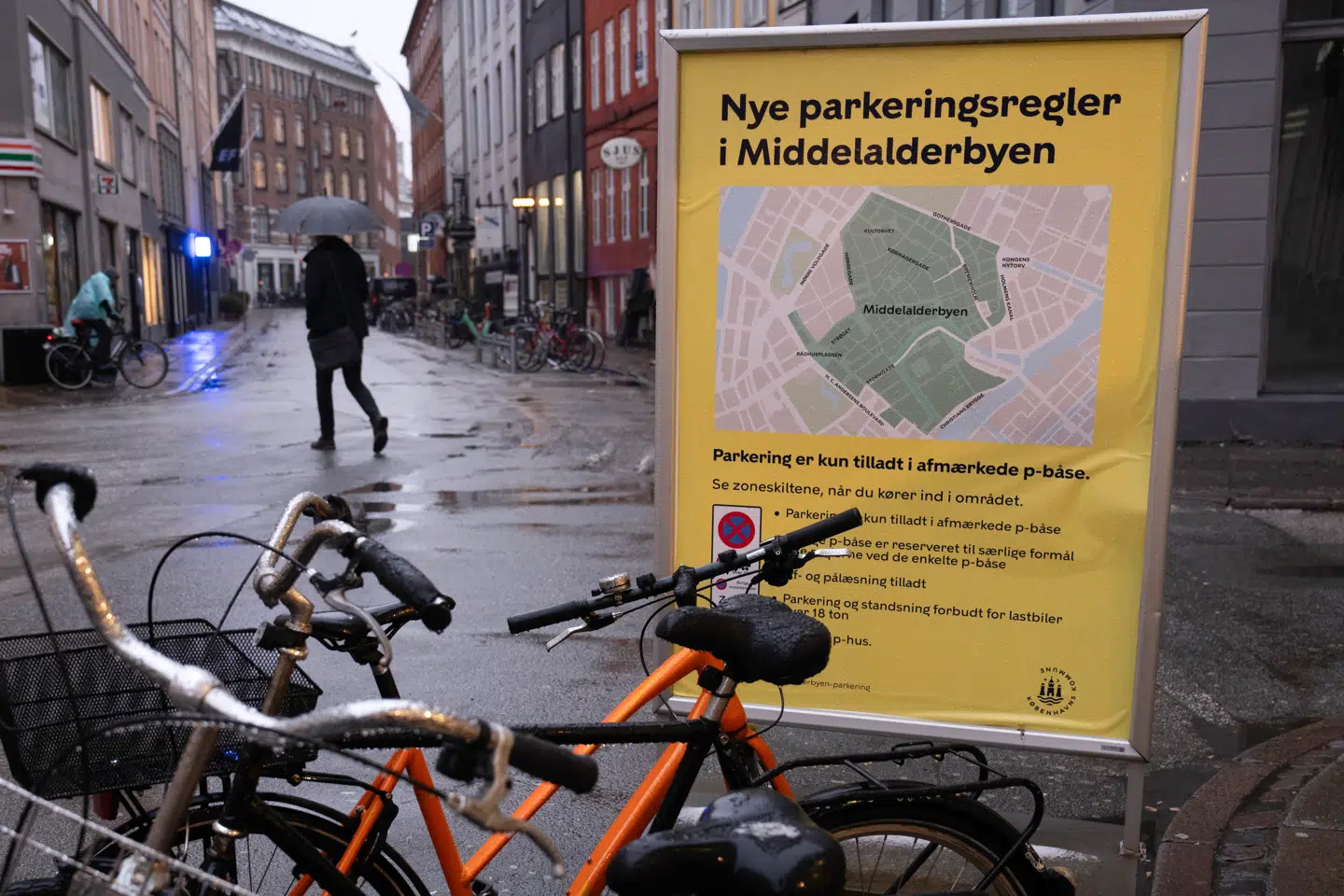 Hvis kunderne bliver væk, fordi de ikke kan parkere i København, så er der ingen forretning og ingen penge i kommunekassen, skriver Anna von Lowzow.