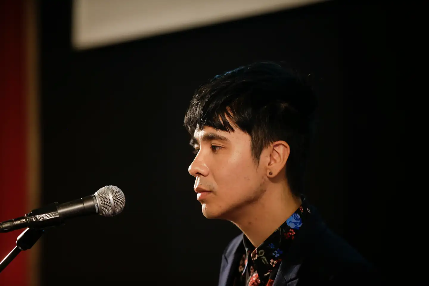 Amerikansk-vietnamesiske Ocean Vuong har med »Glædens kejser« skrevet en roman med et større persongalleri og et bredere udsyn end hans bestsellerdebut.