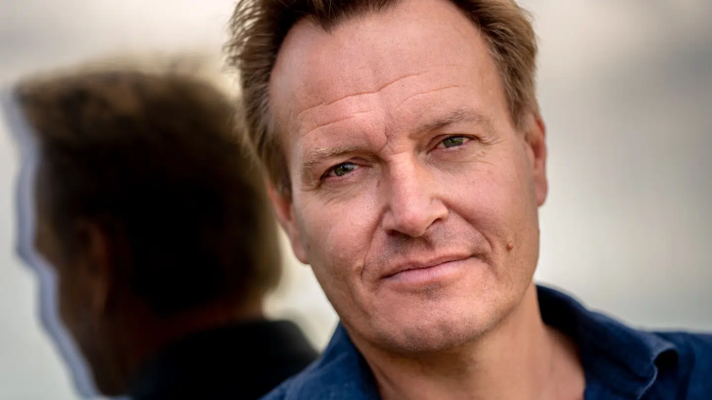 TV2's korrespondent Rasmus Tantholt i Vedbæk, tirsdag den 13. september 2022.. (Foto: Ida Marie Odgaard/Ritzau Scanpix)