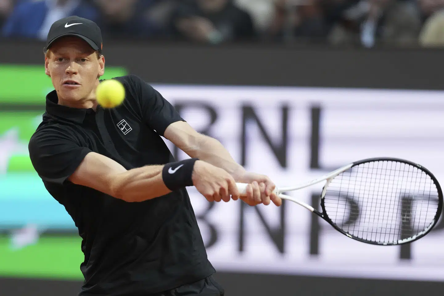 Jannik Sinner var altdominerende i kvartfinalen i Italian Open mod Casper Ruud, som fik stryg.