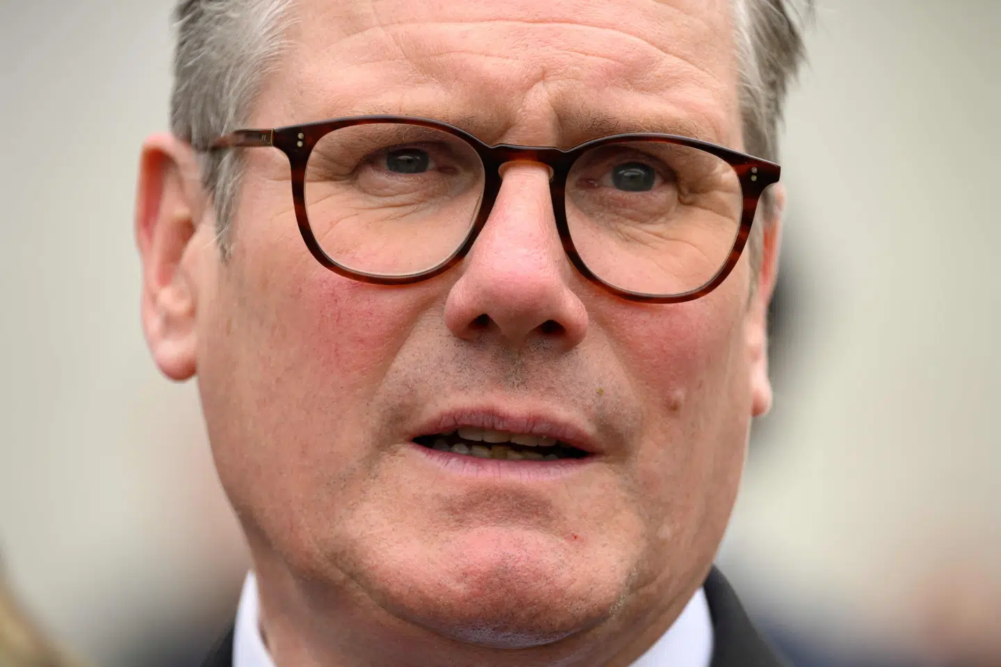 EU-landene og 20 øvrige lande skal fredag mødes til et topmøde i Albanien. Den britiske premierminister forventer, at deltagerne under mødet vil lægge pres på den russiske regering.