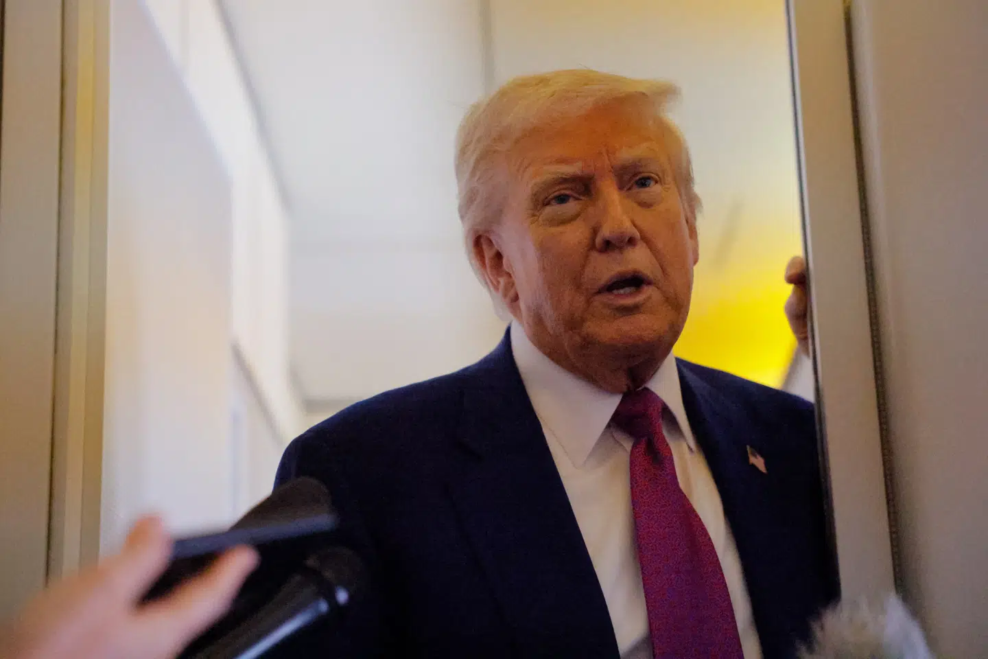 Den amerikanske præsident, Donald Trump, ses her ombord på Air Force One den 15. maj.