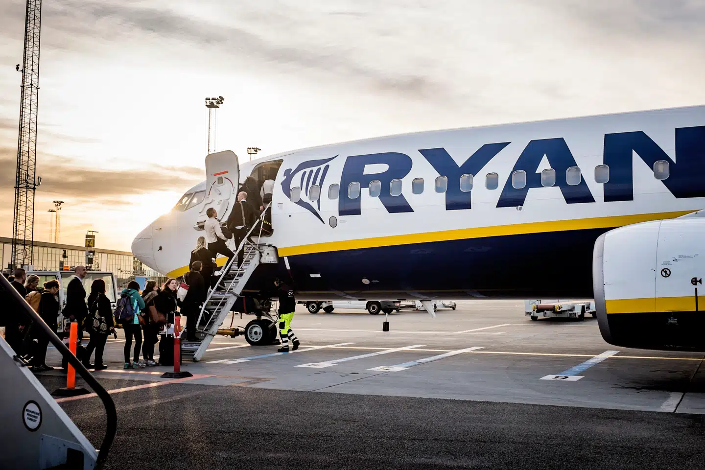 Topchefen for Ryanair, som er Europas største flyselskab, langer kraftigt ud efter danske lufthavne og danske forhold.