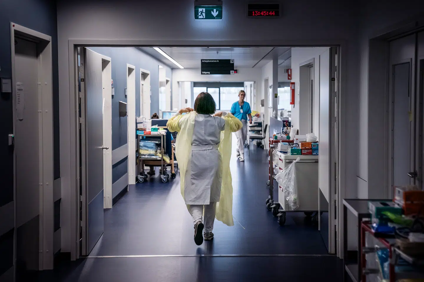 Løsningen på lægemanglen i Region Sjælland er ikke tvang, men tiltrækning, skriver Jacob Rosenberg og Line Ervolder. Her ses Slagelse Sygehus.