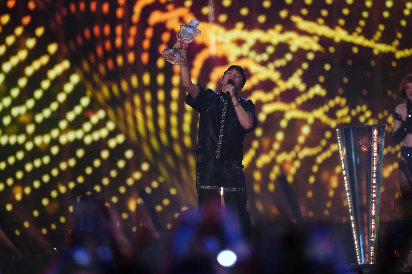 JJ deltog i talentprogrammet "Starmania" i 2021, hvor han nåede i finalen, og så har han også deltaget i den britiske udgave af sangkonkurrence "The Voice" i 2020. Nu har han vundet det internationale melodigrandprix.