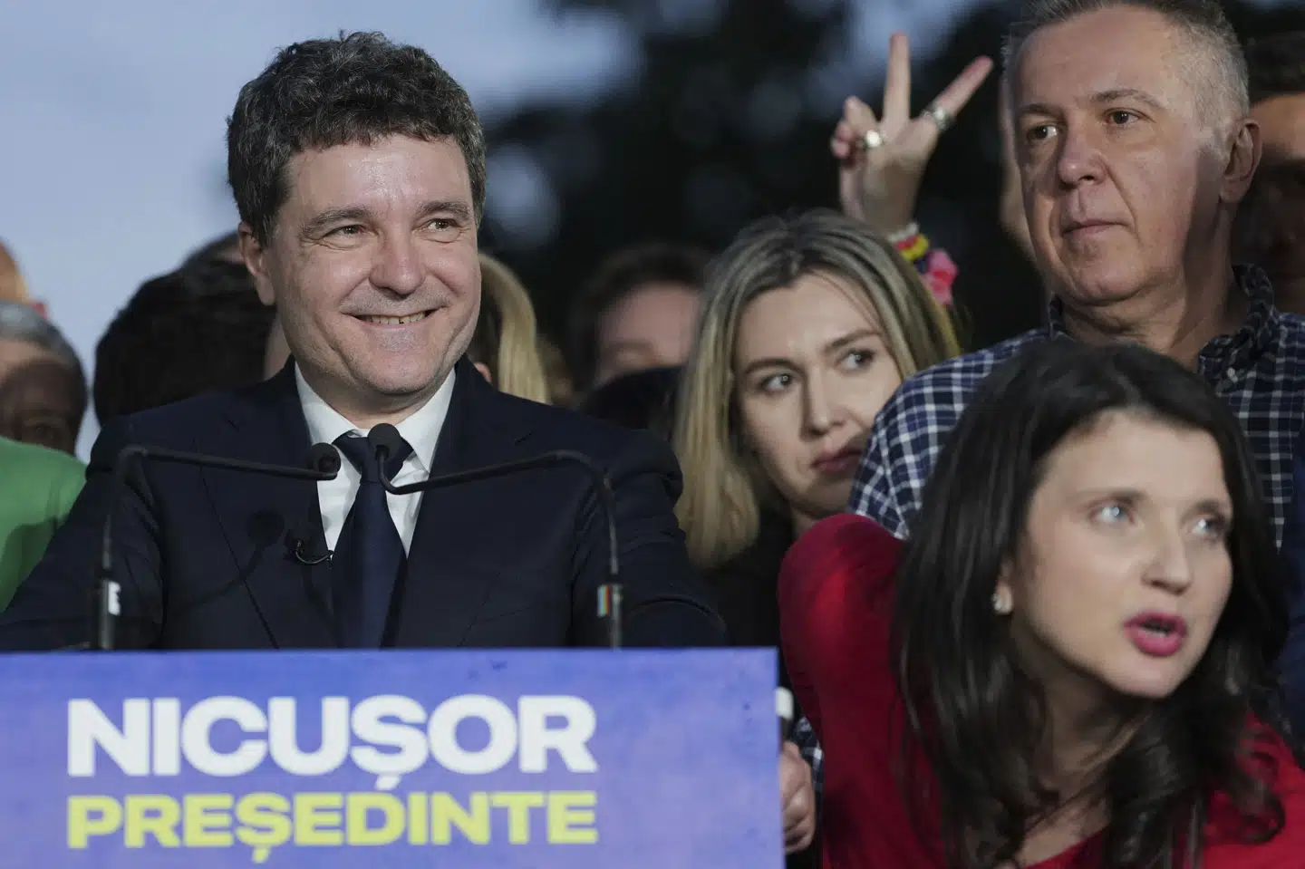 Allerede da valgstederne lukkede, indikerede målinger, at Nicusor Dan ville vinde det rumænske præsidentvalg.