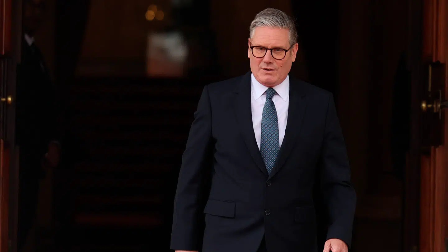 Keir Starmer har mødt modstand i sit eget parti efter kursskiftet.