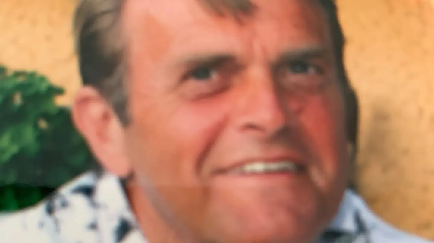 Her ses Bente Ytzens afdøde mand Johannes. Han afgik ved døden i 2021. Beklager billedet er lidt sløret.