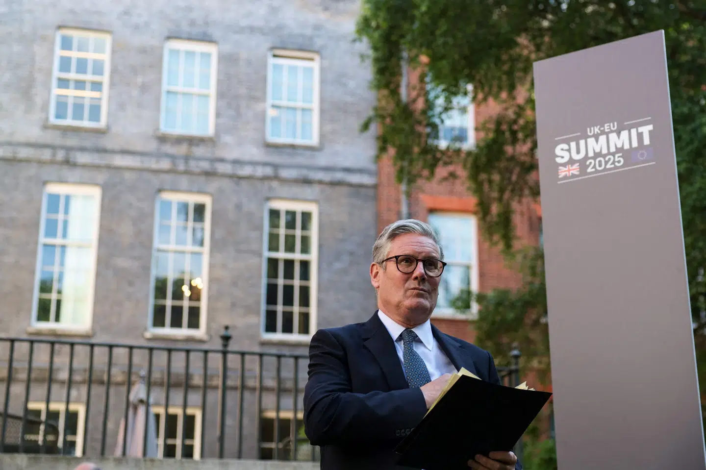 Storbritanniens premierminister, Keir Starmer, truer sammen med sine kollegaer fra Frankrig og Canada med at gribe ind over for Israel, hvis ikke landets restriktioner på nødhjælp i Gaza ophæves.