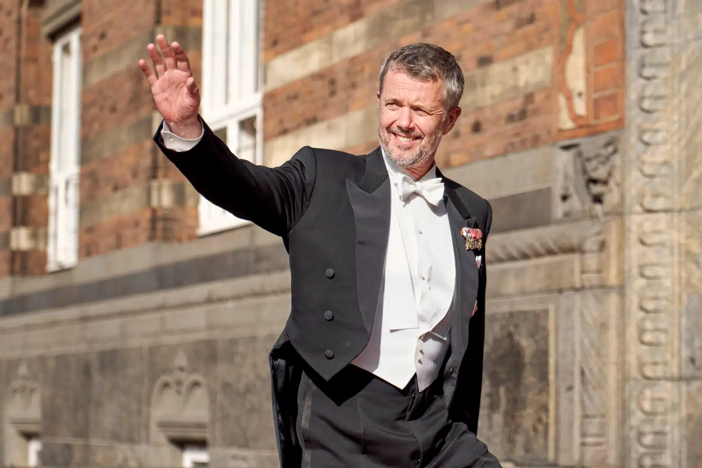 Kong Frederik kan bruges som diplomatisk muskel i krisen om Grønland, mener Jim Cain, der har været amerikansk ambassadør i Danmark.