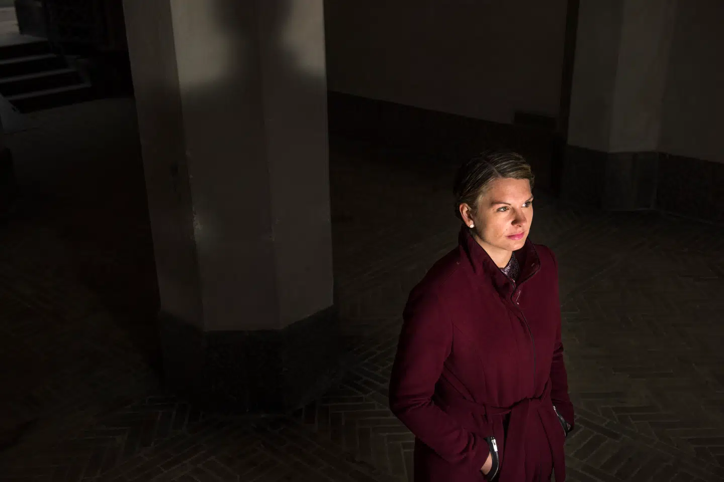 De Konservative har længe stået side om side med erhvervslivet i spørgsmålet om udenlandsk arbejdskraft. Nu foreslår de en historisk høj beløbsgrænse for arbejdstagere fra visse lande i en tid, hvor erhvervslivet skriger på den udenlandske arbejdskraft.