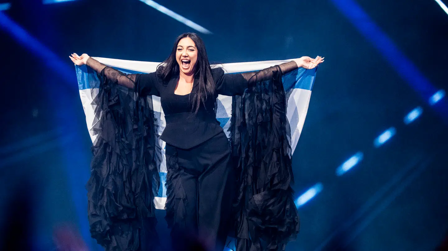 Israels Yuval Raphael under finalen i årets Eurovision i Basel. Israel endte nummer to i finalen efter Østrig.