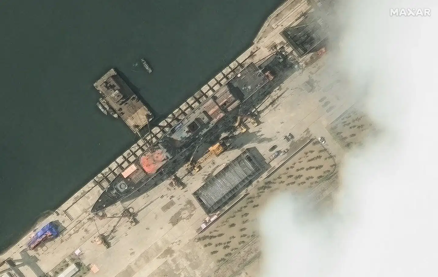 Et satellitfoto fra Chongjin i Nordkorea viser det nye krigsskib – før det sank.