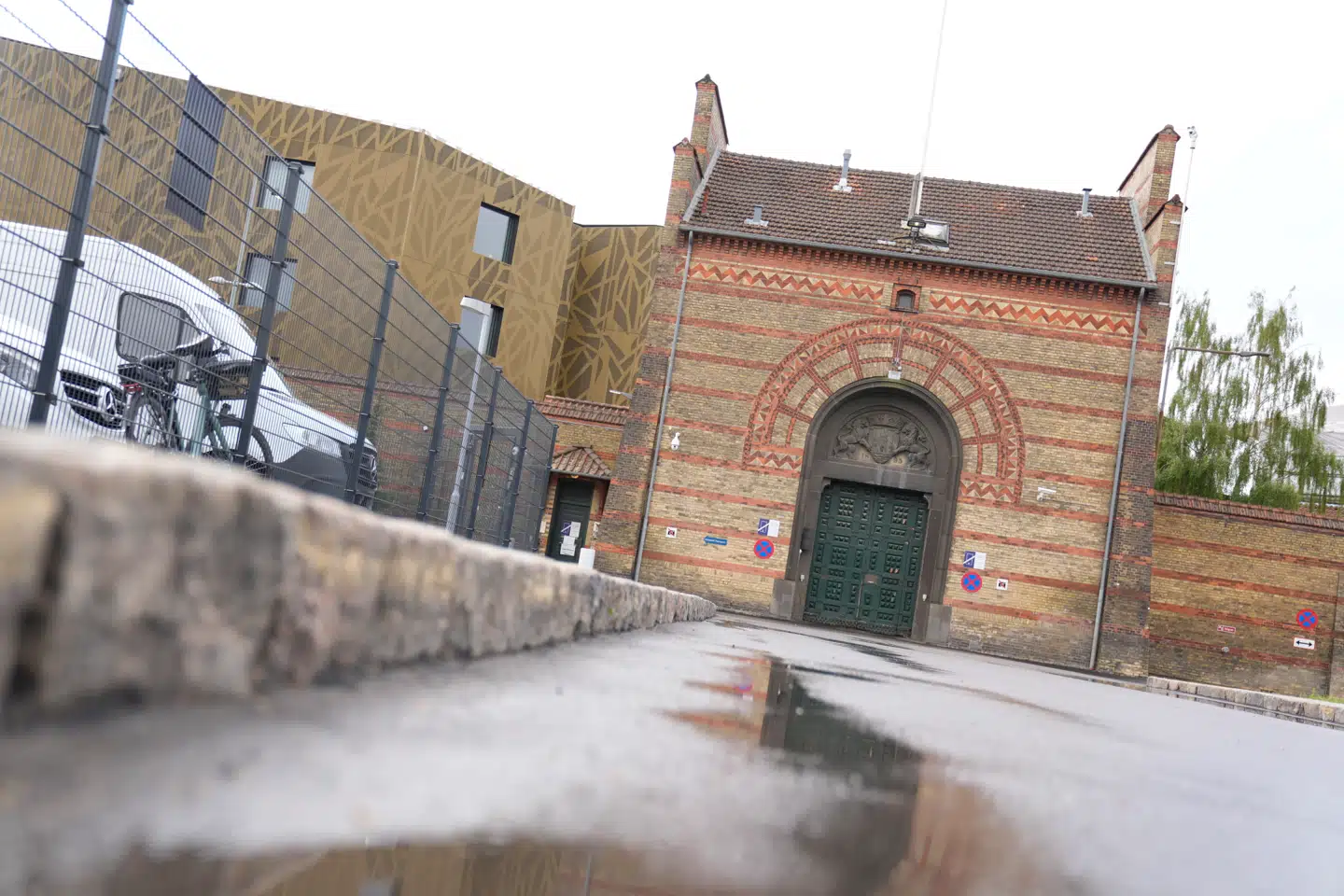 Tre af regeringens ministre har netop præsenteret planerne for en større strafreform.