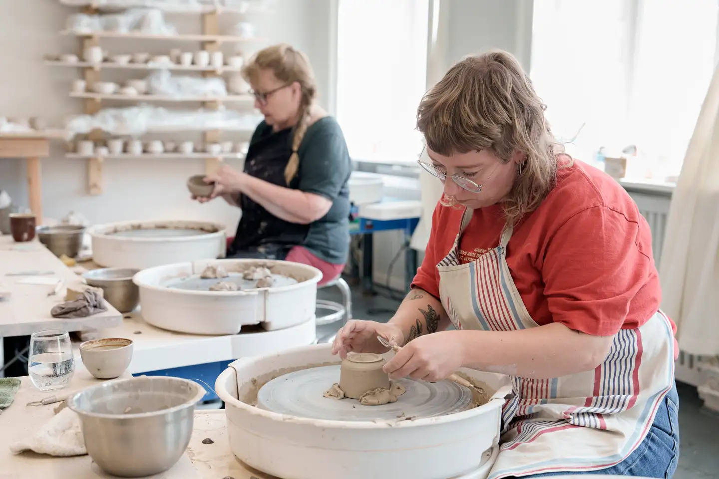 Det er in at skabe sit eget, men det handler om andet end blot fordybelse og »digital modgift«, påpeger fremtidsforsker.