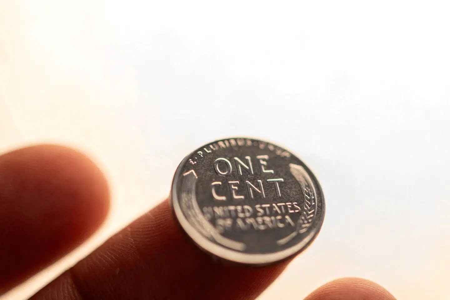 Se godt på den – om lidt er den væk. Der kommer ikke flere nye encentmønter (også kaldet »penny«) i USA. De kan dog fortsat bruges i butikkerne, men det er der kun få, der gør.