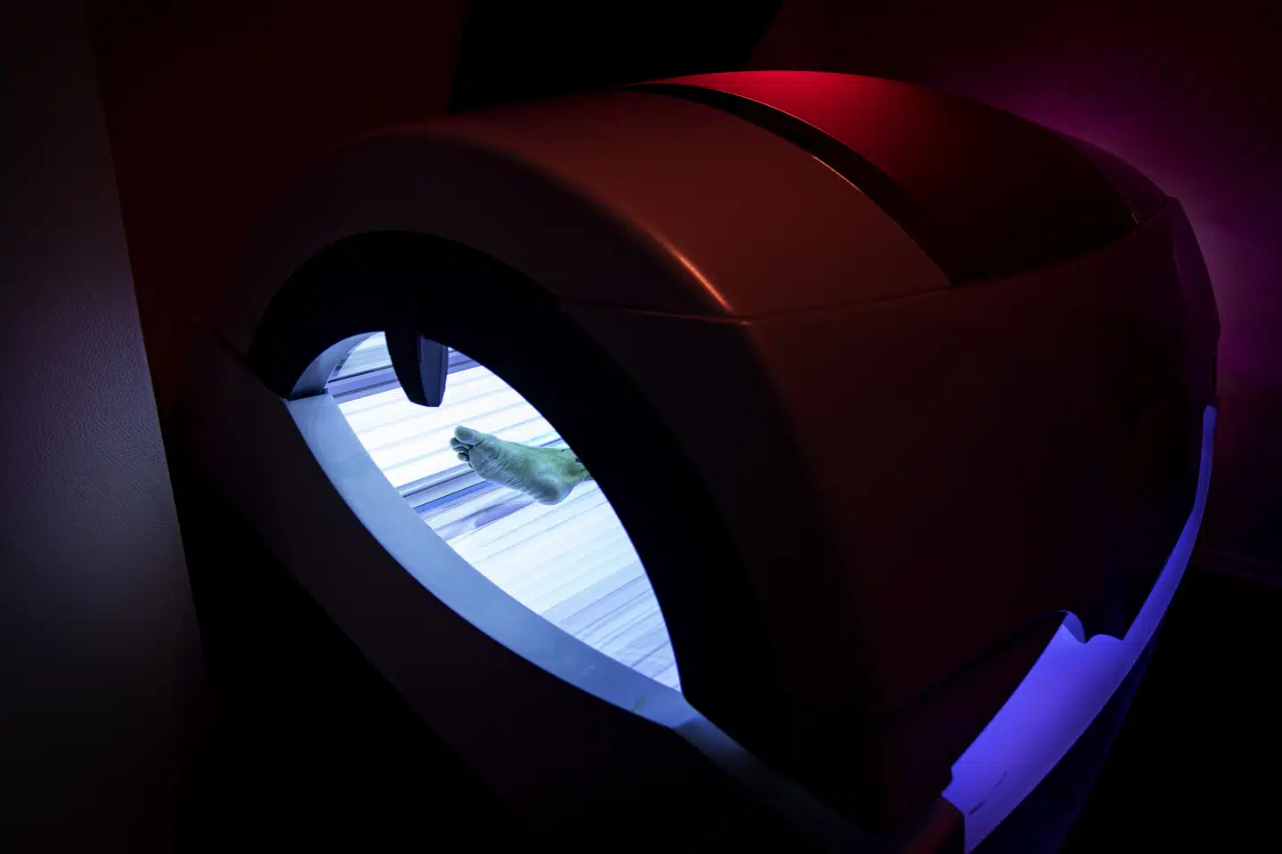 Regeringen vil have gjort det forbudt for unge under 18 år at benytte solarium. Danmark halter generelt efter EU-lande på området. (Arkivfoto).