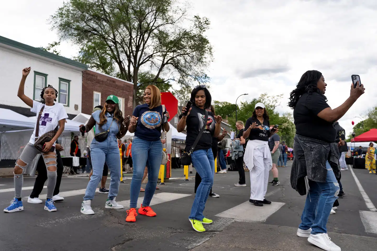 Flere amerikanere, herunder George Floyds kusine og tante, markerer denne weekend femårsdagen for drabet på Floyd.