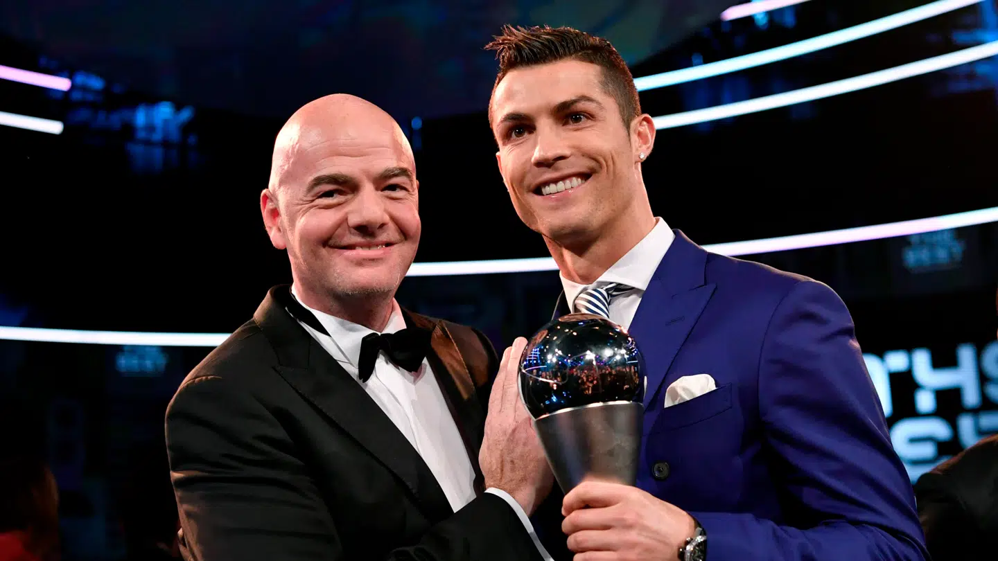 Her ses Christiano Ronaldo og GIanni Infantino og Christiano Ronaldo sammen i 2017. Nu har FIFAs præsident store planer med superstjernen.