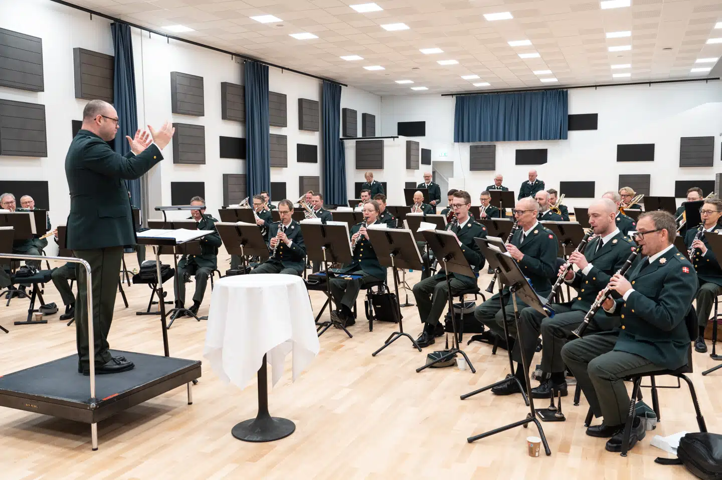 68 forslag blev indsendt til konkurrencen, hvor Den Kongelige Livgardes Musikkorps udførte de fem udvalgte finalemarcher for juryen, der fandt en vinder blandt dem.
Kun til redaktionelt brug i forbindelse med kongens 57-års fødselsdag.