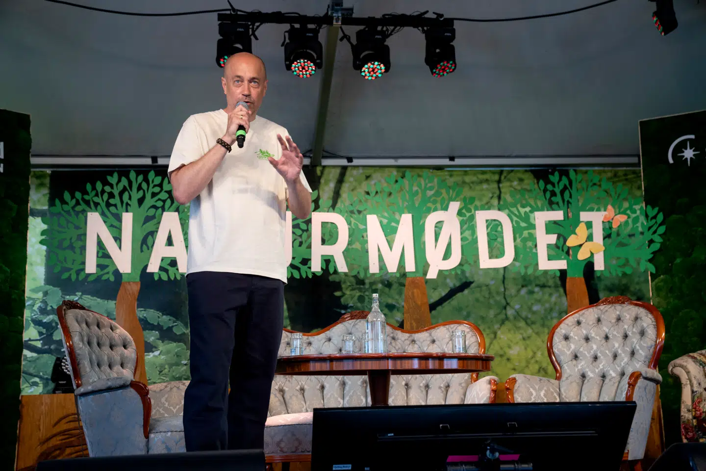 Formand for fiskeriforening mener, at miljøminister Magnus Heunickes optræden på Naturmødet i Hirtshals var »respektløst og historieløst«. Her ses Heunicke på scenen til Naturmødet i 2024.