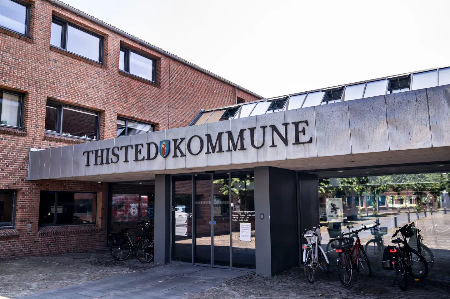 Borgere med aftaler på Thisted Rådhus vil i denne uge få deres tider aflyst på grund af en brand på rådhuset natten til søndag. (Arkivfoto).