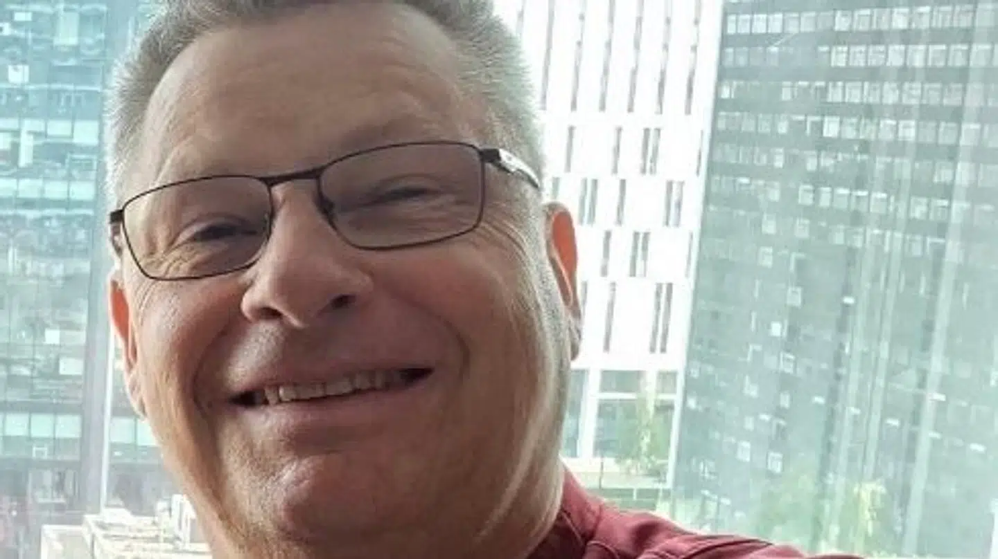 Jimmy Andersen stod sammen med sønnen Emil klar til at fejre Liverpool FCs mesterskab, da ulykken indtraf.