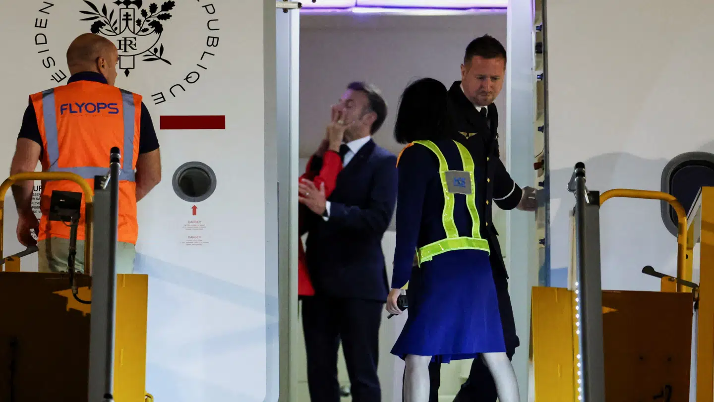 Scenen fandt sted, da det franske præsidentpar landede i Vietnam.