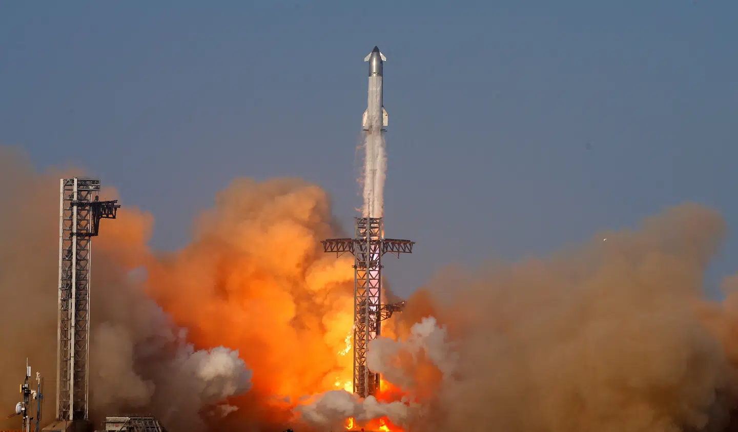 Her ses et billede fra SpaceX-opsendelsen af Starship fra affyringsrampen i Boca Chica, der ligger i den amerikanske delstat Texas.