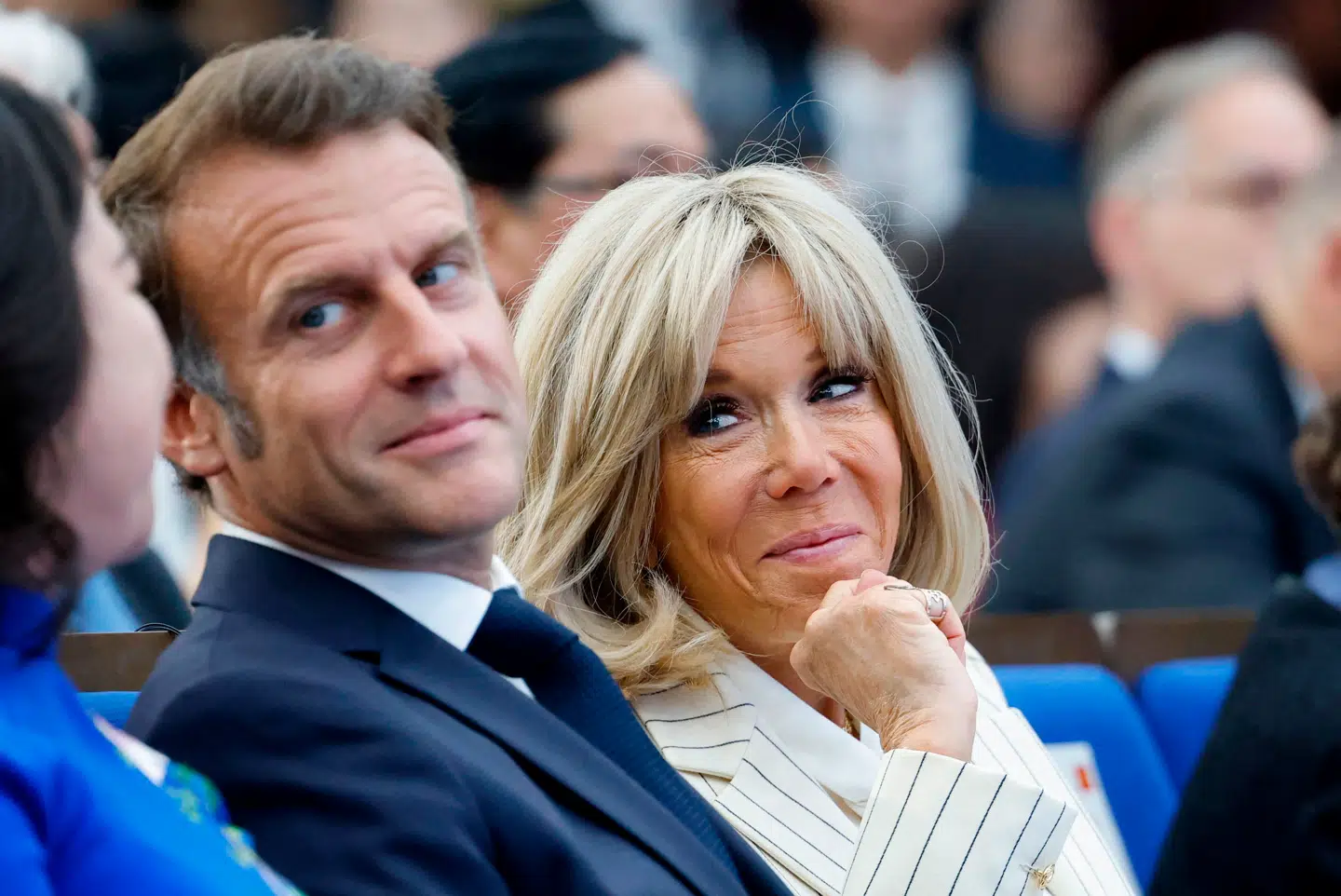 Alt var i hvert fald tilsyneladende idyl, da det franske præsidentpar tirsdag besøgte universitetet i Hanoi.