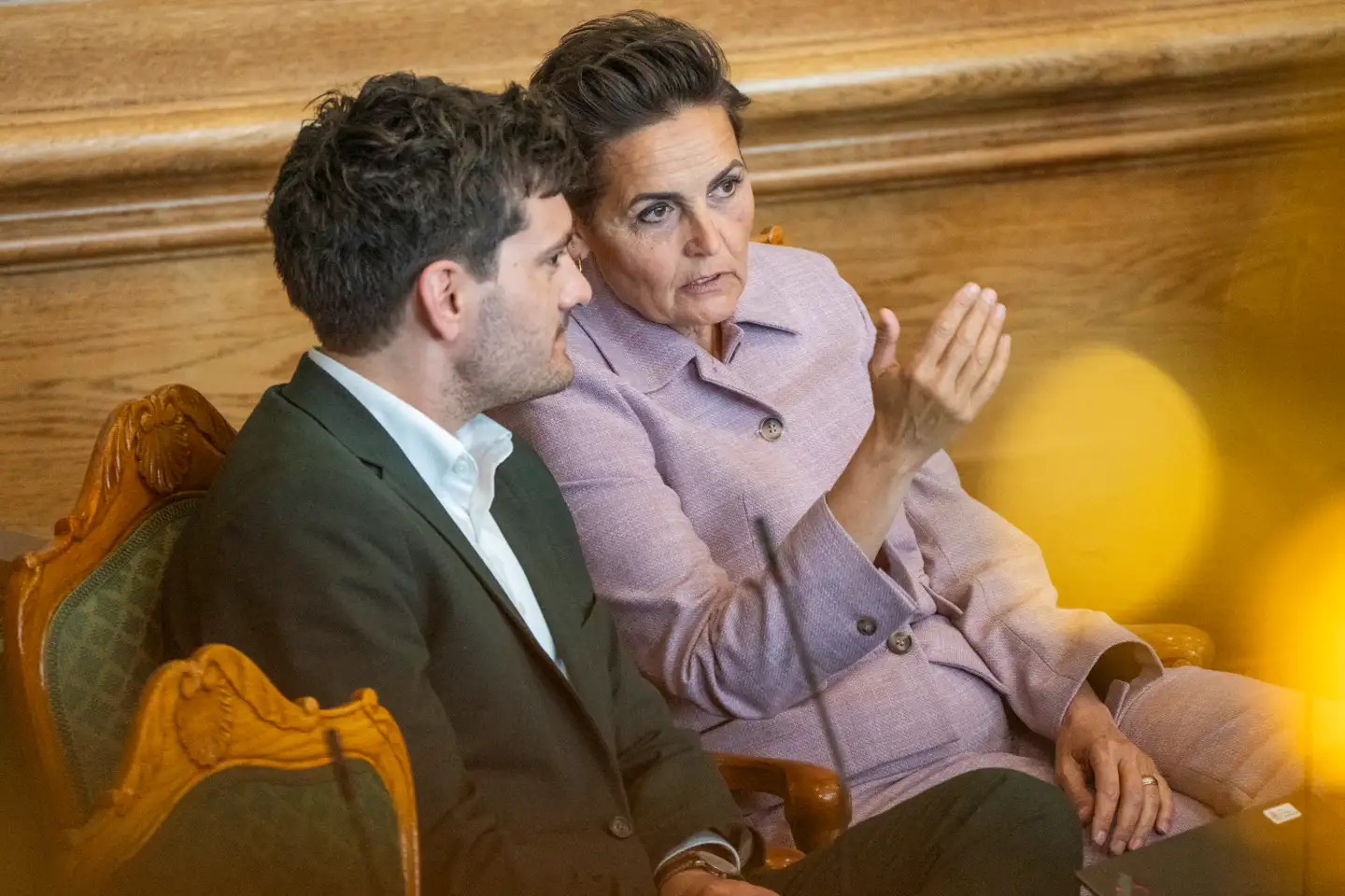 Det ser ud til, at SF er i gang med et bredere opgør med fortidens fejlopfattelser på udlændingeområdet, skriver Amalie Lyhne i denne leder. Her ses SF-formand Pia Olsen Dyhr og Socialdemokraternes Frederik Vad under sidste uges afslutningsdebat i Folketinget.