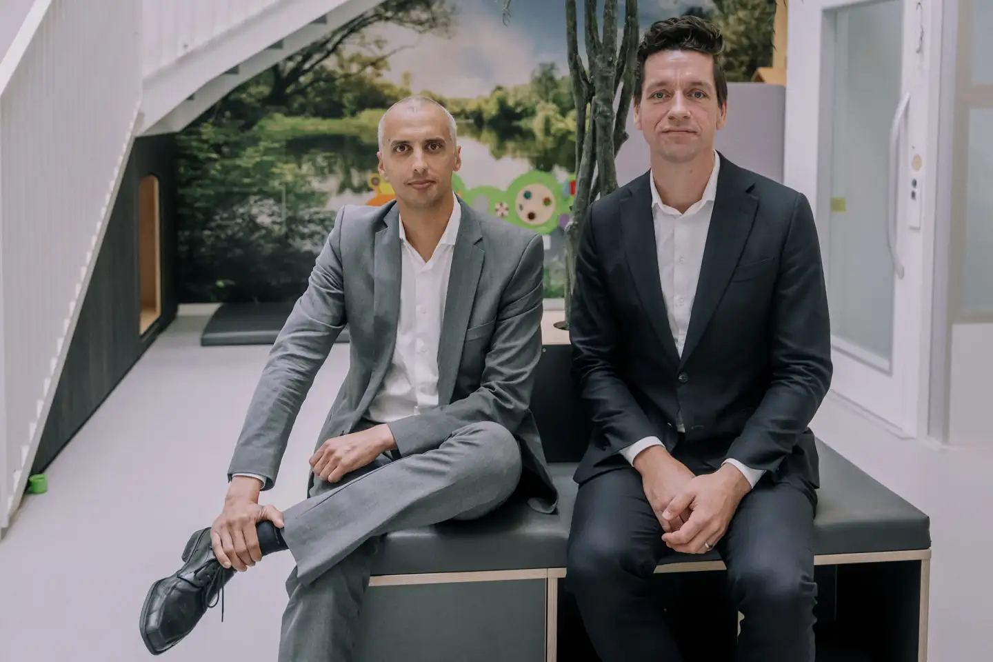 Integrationsminister Kaare Dybvad Bek (S) og børne- og undervisningsminister Mattias Tesfaye (S) besøgte institutioner i Brøndby og Rødovre, der har udfordringer med de medfølgende børn og ægtefæller til udenlandsk arbejdskraft.
